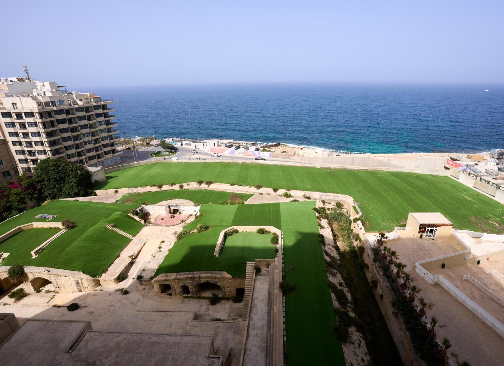 Lägenhet Stunning 3-bedroom Seaview Retreat In Cambridge Sliema
