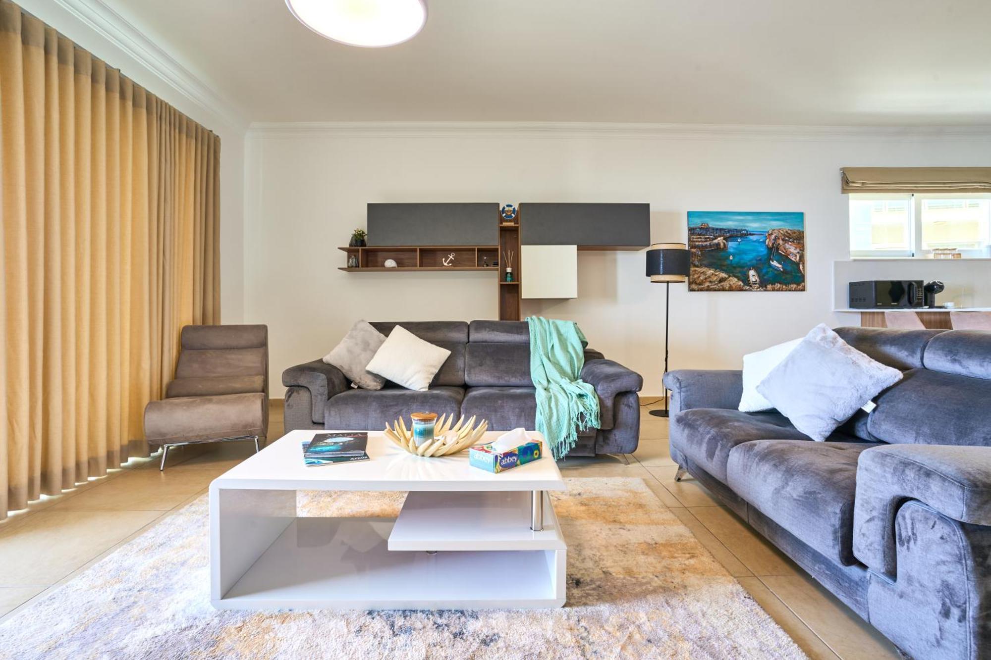 Apartment Stunning 3-bedroom Seaview Retreat In Cambridge *