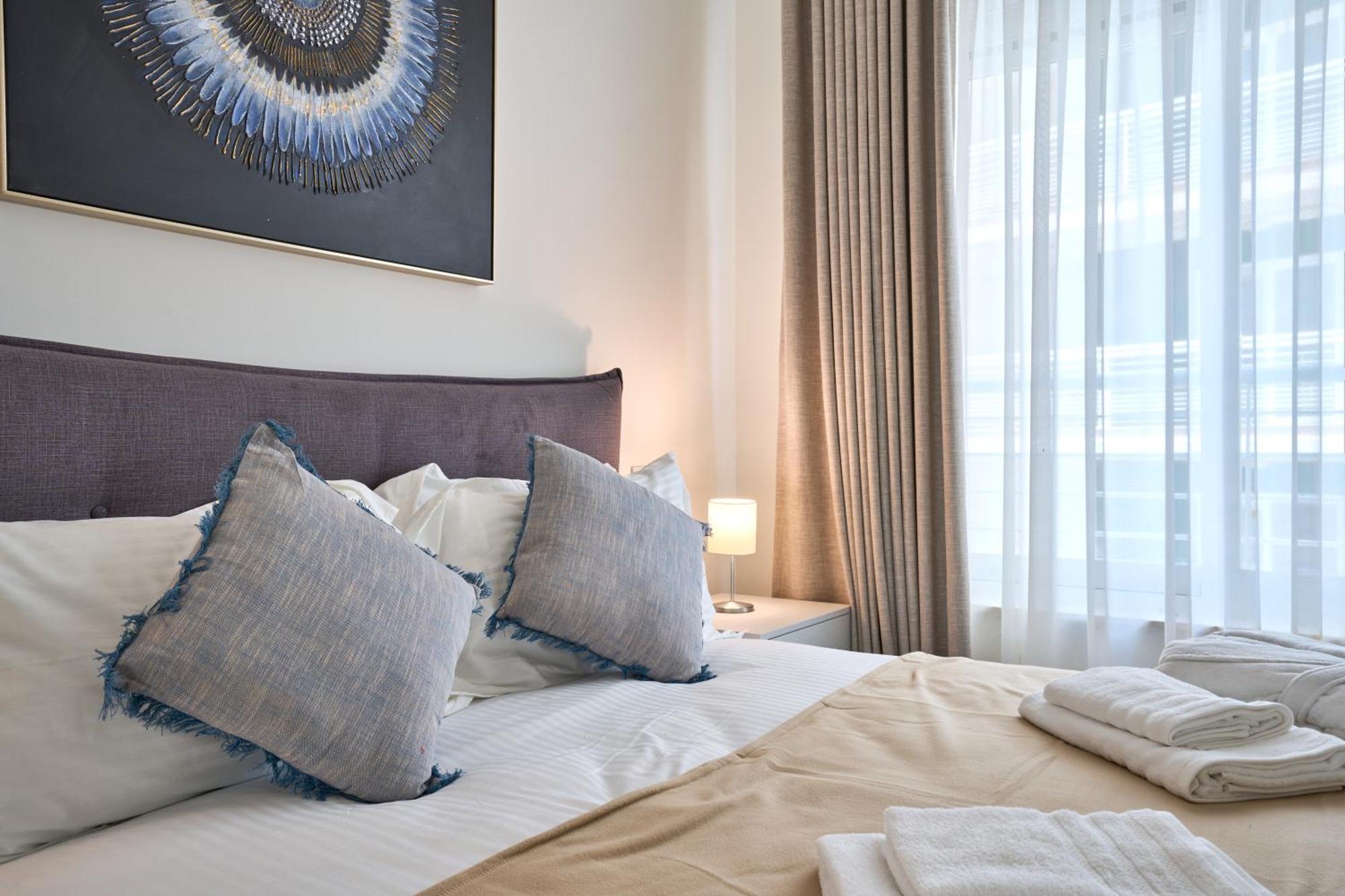 Stunning 3-bedroom Seaview Retreat In Cambridge Apartment