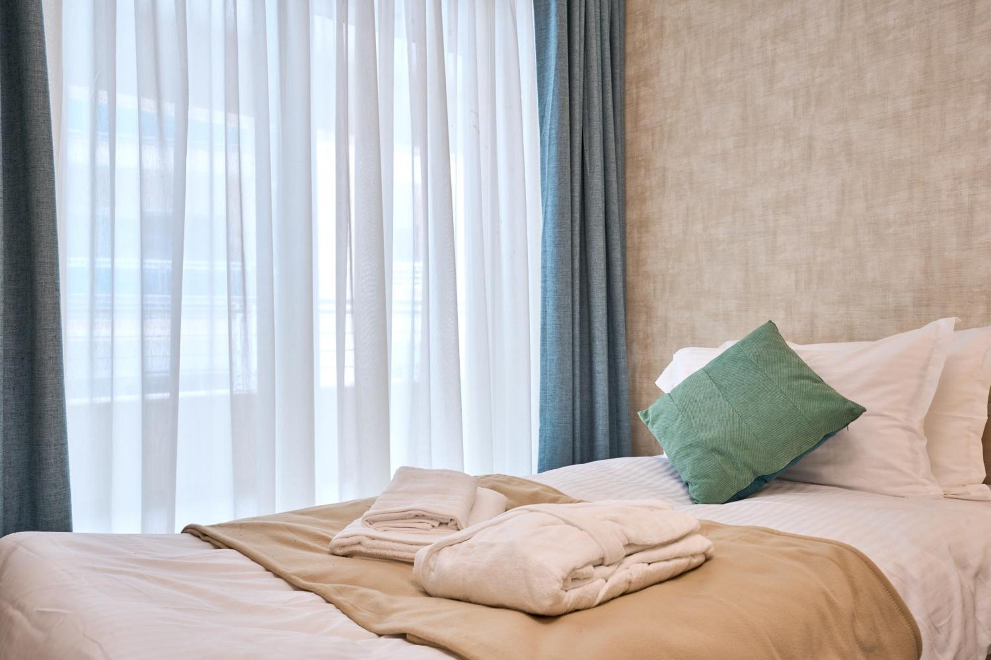 Stunning 3-bedroom Seaview Retreat In Cambridge * Sliema